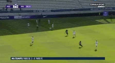 王霜面对新华社专访太谦虚，自认球迷眼中的大巴黎惊艳首秀只是及格水平，你怎么看？