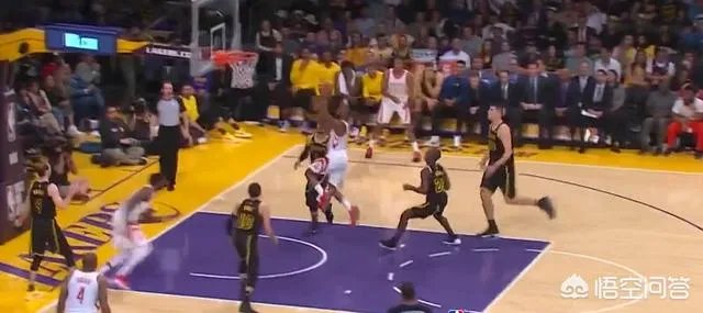 火箭VS湖人，克里斯保罗又现神奇穿裆过人，你怎么评价？