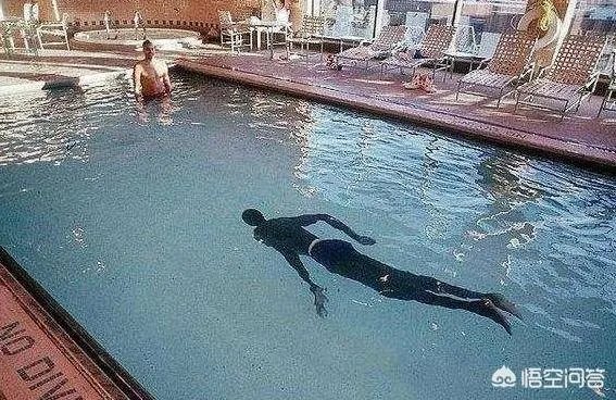 NBA有哪些球星游泳特别厉害？