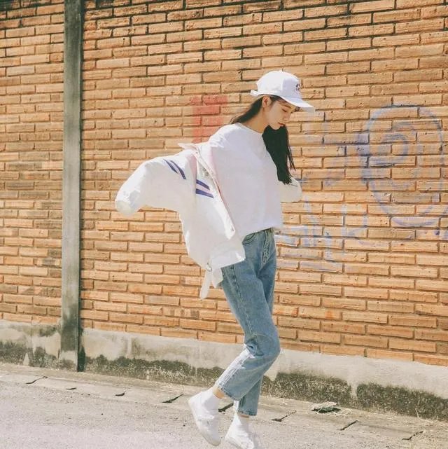 求唯美背影和非主流的女生头像？