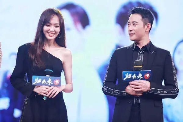 唐嫣罗晋小时候就认识了吗？