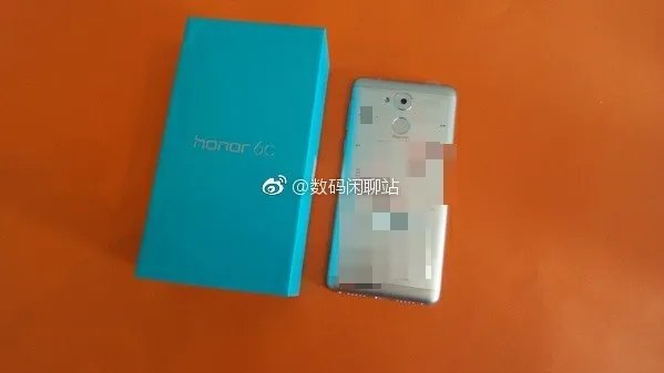 还没发布 荣耀畅玩6C就被网友开箱了