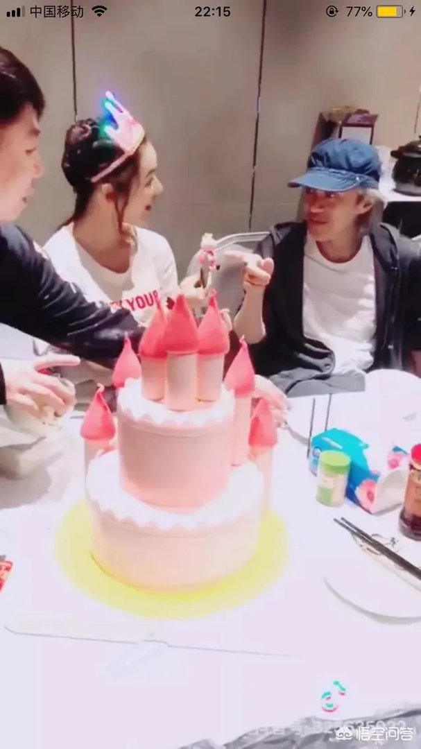 “星爷”陪“林允”庆生，是在“美人鱼2”剧组吗？