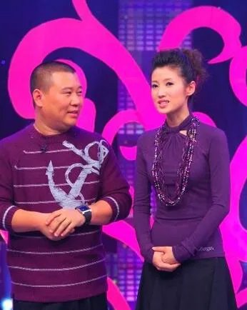 郭德纲春妮是什么关系  节目里送大蒜望其回归本我