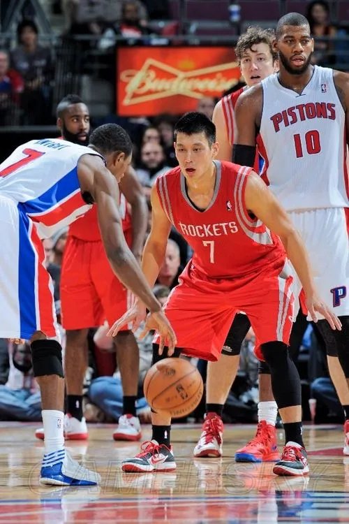 《NBA 2K13》教你如何自建林书豪12-13球季球鞋