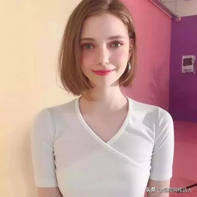 如果芭比娃娃要拍真人电影，全球范围内选角，你认为有哪些演员可以胜任这一角色？