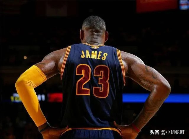 NBA有哪些球星游泳特别厉害？