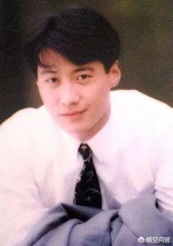 同为四大天王之一，郭富城和黎明相比，年轻时候到底谁更帅一点？