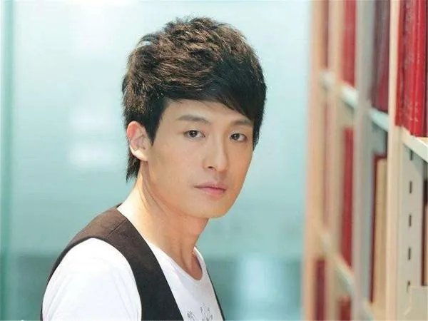 《爱情公寓》孙艺洲结婚十年，看起来花心的男人会格外顾家么？