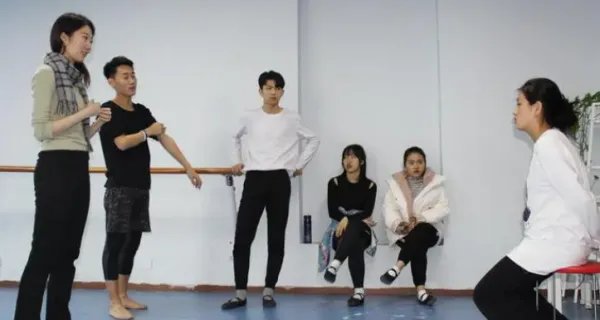 表演艺考一定要培训吗