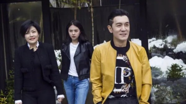 哈文与赵本山隔空开撕，有本事永远不登春晚，究竟发生了什么？