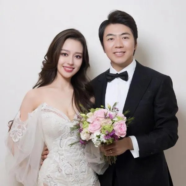 郎朗的妻子吉娜真的怀孕了吗？