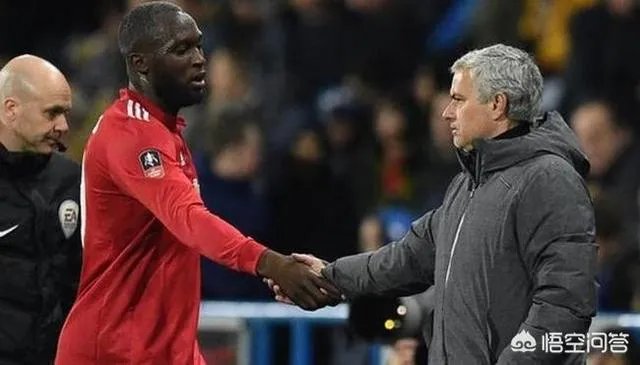 曼联0-0主平水晶宫让穆里尼奥很尴尬，博格巴与桑切斯不能搭档是闷平主因吗？