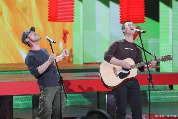 旭日阳刚因《春天里》走红，被汪峰禁唱退圈，为何如今两人境遇大不同？