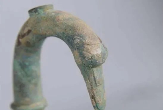 河南出土的青铜壶，壶内的不明液体是什么呢？