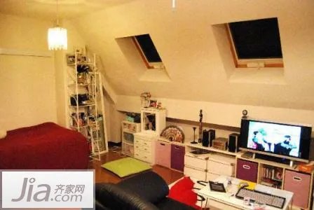 女白领五万扮36平公寓 妩媚闺房完美打造