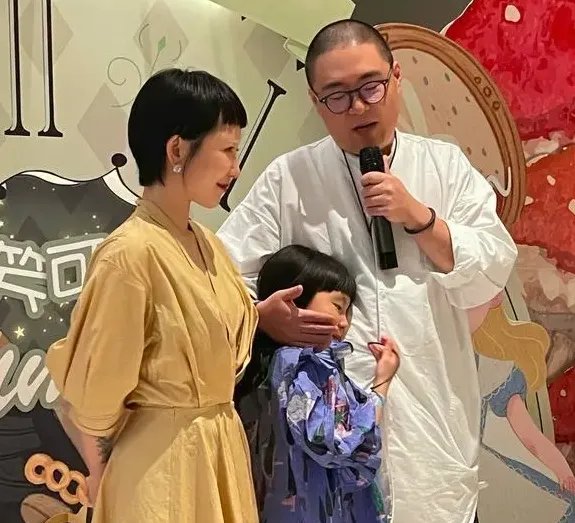 郝劭文女友林宁瑞的身份是什么？他们二人的感情如何？