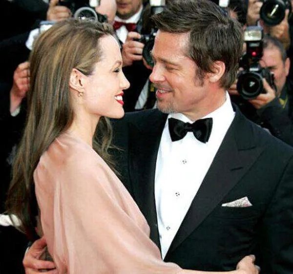 安妮斯顿被曝与丈夫分居，安妮斯顿和皮特为何被称为好莱坞的金童玉女？