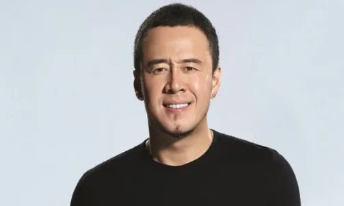 有一个姓杨是个歌手