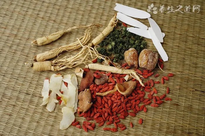 什么样的睫毛膏不晕妆 防晕染的睫毛膏推荐