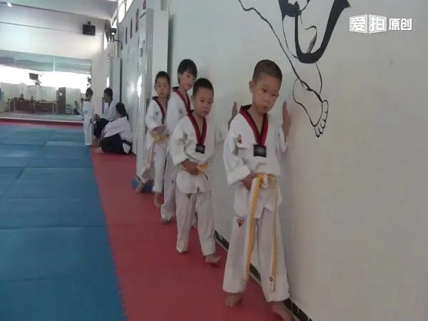 单脚旋风的介绍