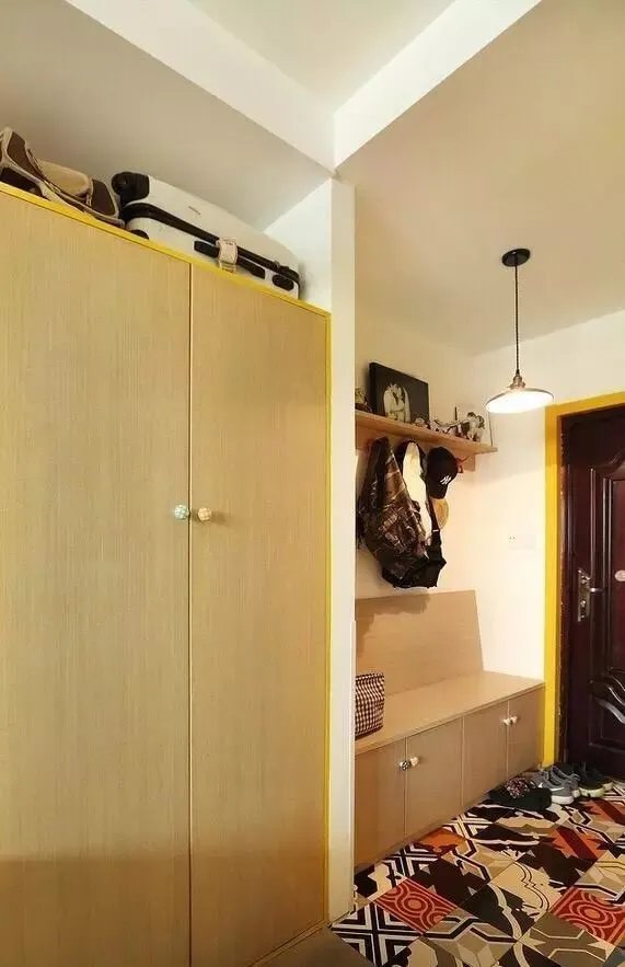 客厅的玄关，我觉得这样装才最美，越看越满意！