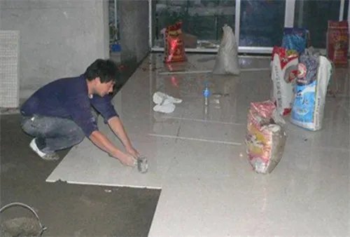 地砖上贴地砖用什么胶