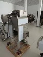 我想制作一台小型家用玉米脱粒机，希望给指点一下内部结构图，谢谢！