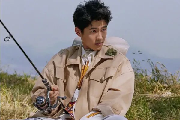 刘昊然打篮球被网友偶遇，身穿运动装少年感满满，你觉得他的演技如何？