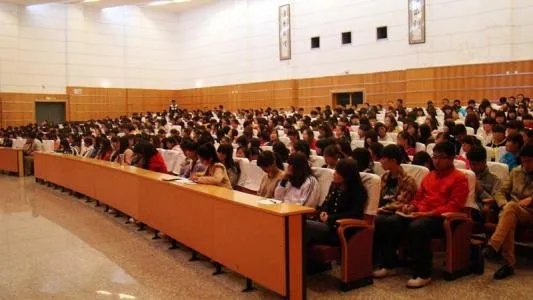 专家建议对大学生开展金融知识普及教育，有必要吗？