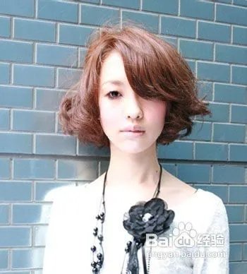 中年短发烫发发型图片