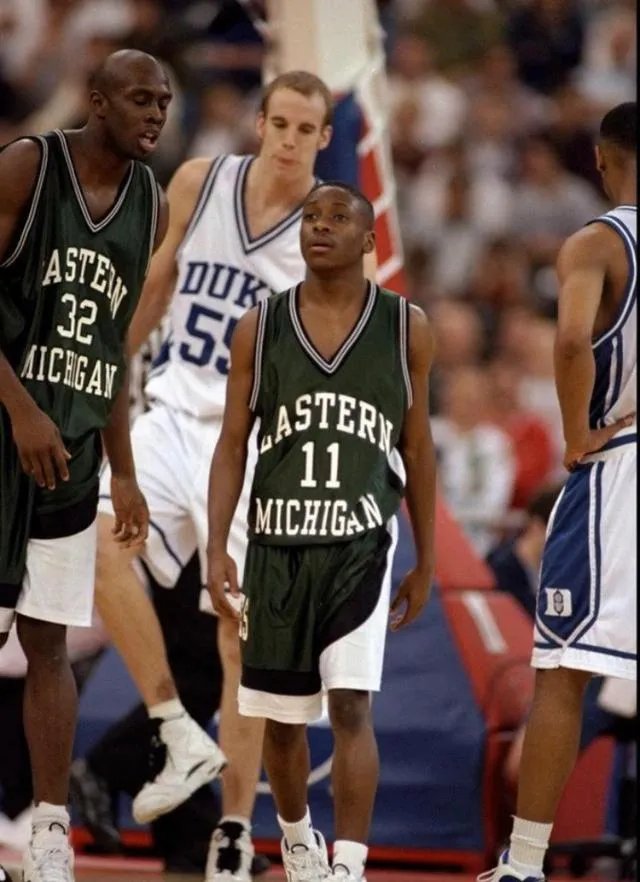 博伊金斯能扣篮吗？有人说可以？