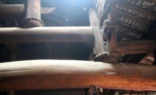 拆迁老屋冒出香气 一根主梁价值3000万元