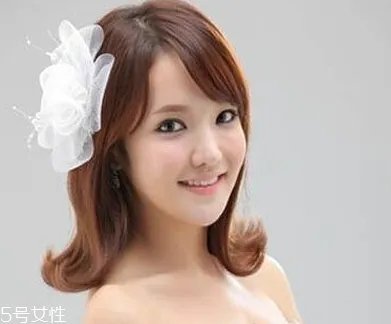 韩式女生短发扎法教程 百变发型扎法