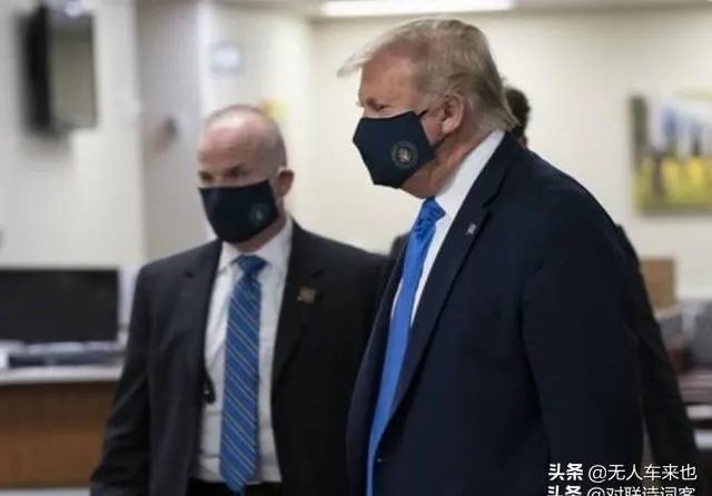 特朗普首次在公共场合戴上了口罩是由于幕僚的劝说，您怎么认为？