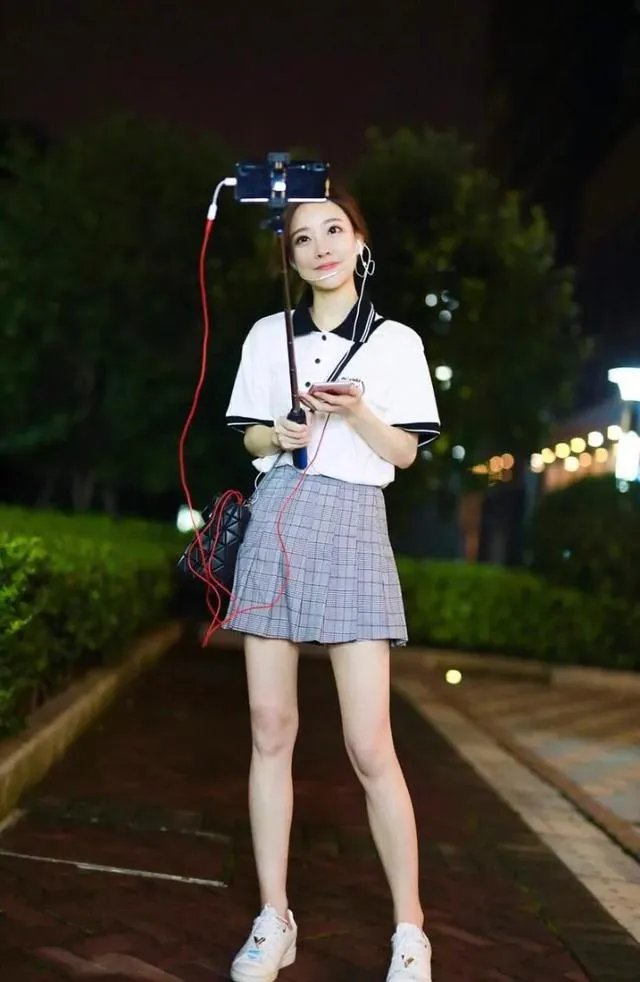 如何评价冯提莫？