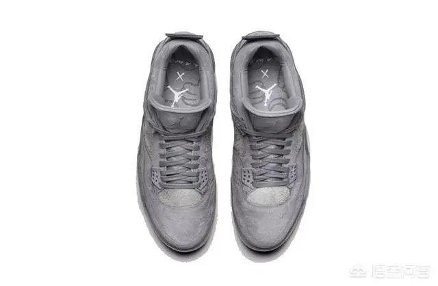 优衣库和KAWS的联名为什么会这么火？