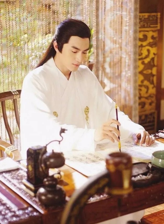 林更新现在为什么那么火？