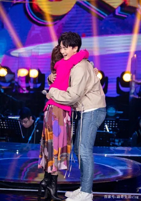 郑元畅和林依晨是否相爱过？