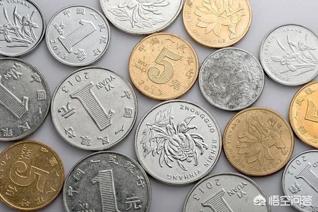 上海工行员工加班八小时点清近三万枚硬币，满足顾客一次性存储需要，你怎么看？