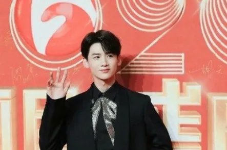 白敬亭想加郭麒麟好友，只为给他转账，他究竟意欲何为？