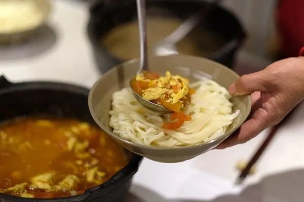 早餐自提柜一天收入近万元，你觉得这是个好商机吗？