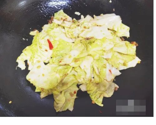 手撕包菜的做法 家常