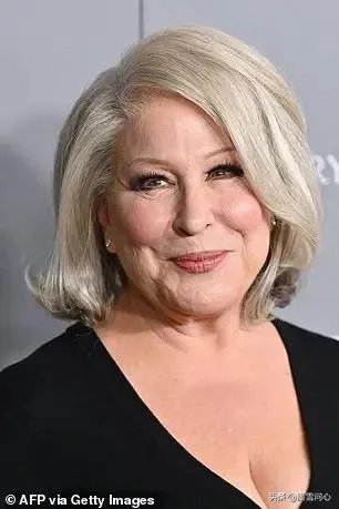 美国五角大楼都大面积感染新冠，航母群也不例外，白宫会幸免吗？