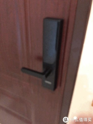 自然舒服的开锁方式，  鹿客智能指纹锁Classic版本