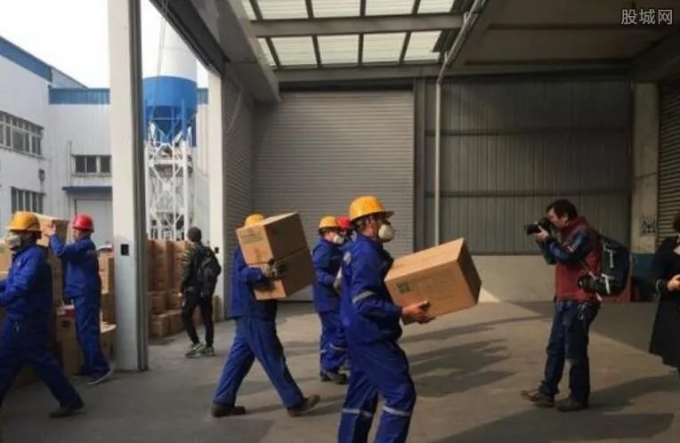 北京集中销毁假酒 不合格假酒假药货值70余万元