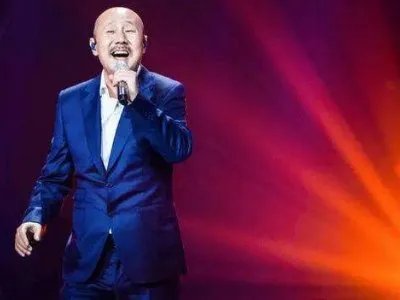 腾格尔翻唱的《隐形的翅膀》真的好听吗？