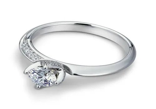 通灵铂金戒指为什么那么贵 2017通灵钻戒价格一览表