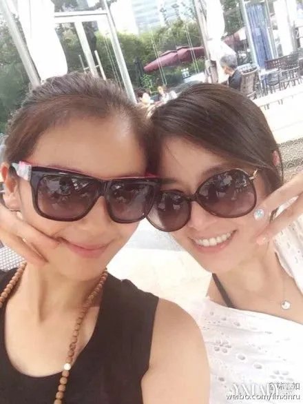 林心如晒和刘涛合影两女神实为好闺蜜