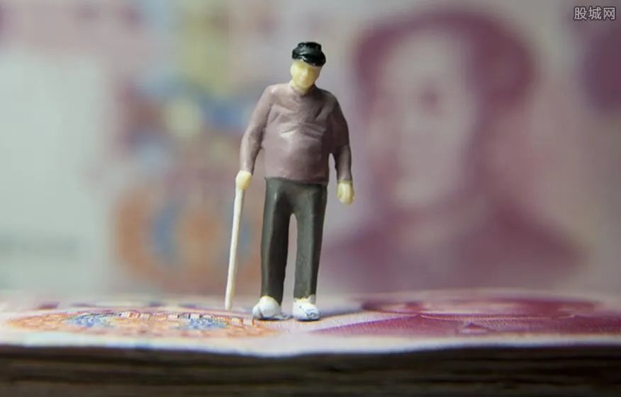 人社部回应延迟退休 延迟退休什么时候实行？